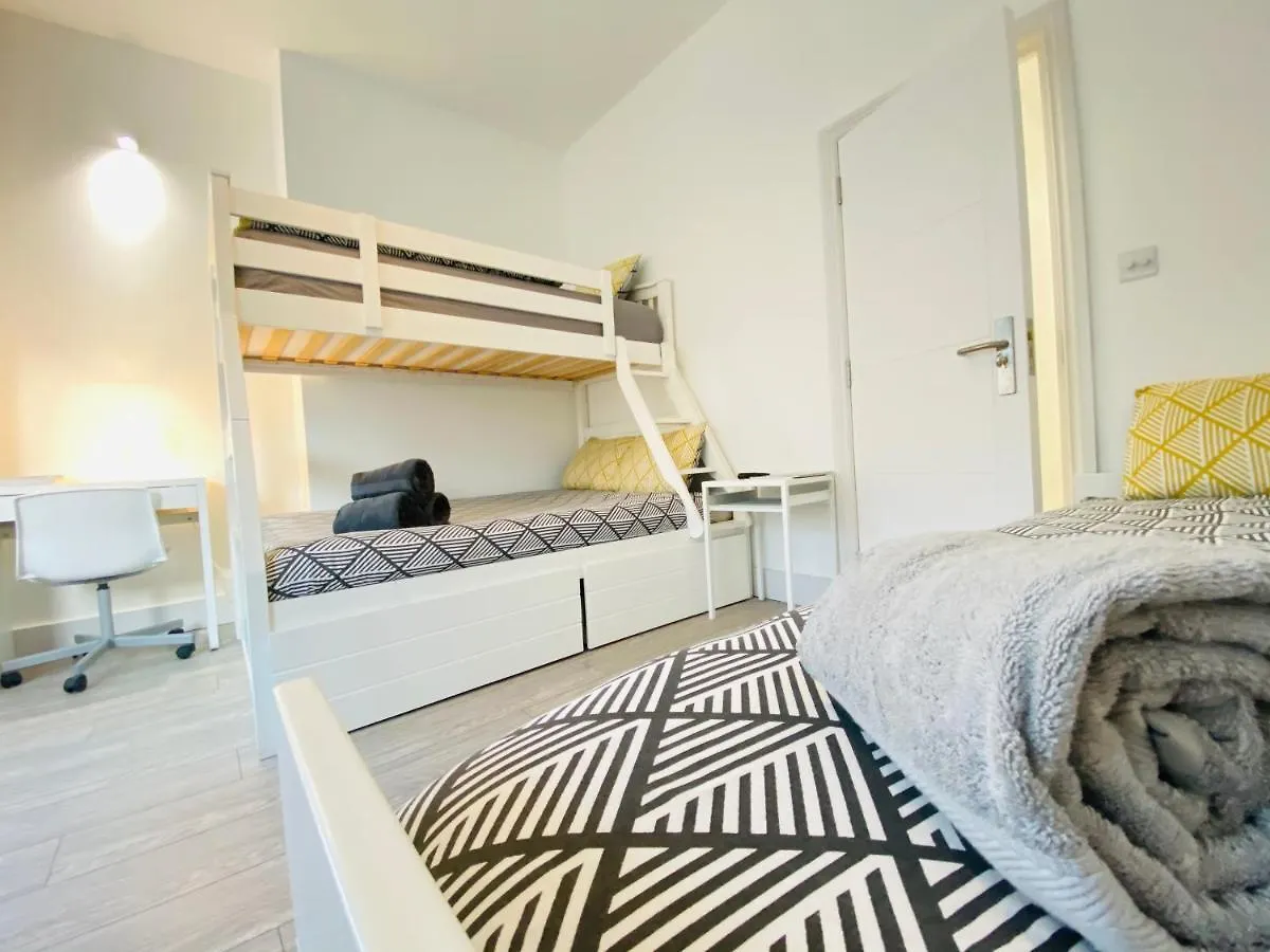 Seafield Seafront Apartments 브라이턴 0*,  영국