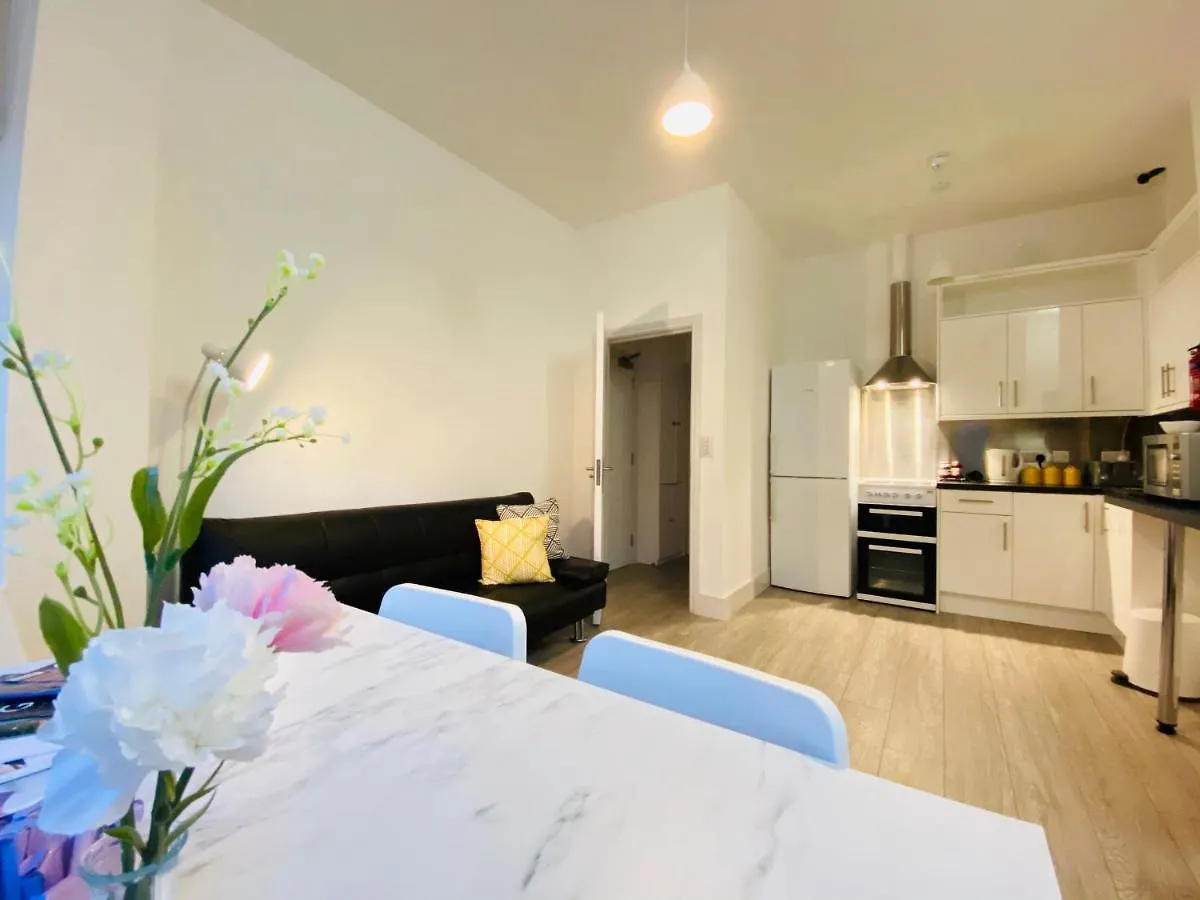Seafield Seafront Apartments 브라이턴