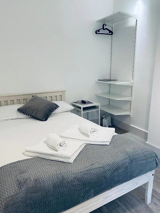 Seafield Seafront Apartments ブライトン