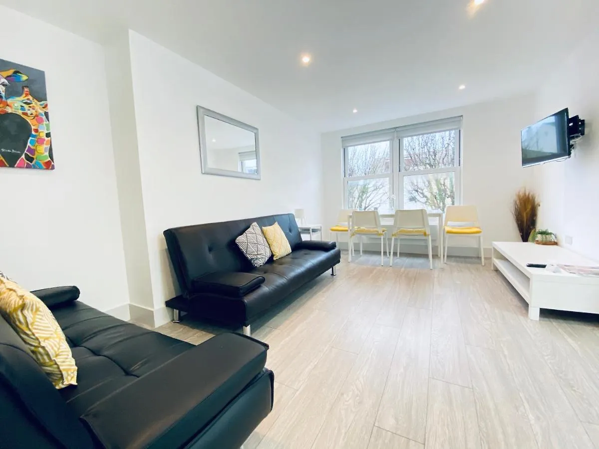Seafield Seafront Apartments ブライトン